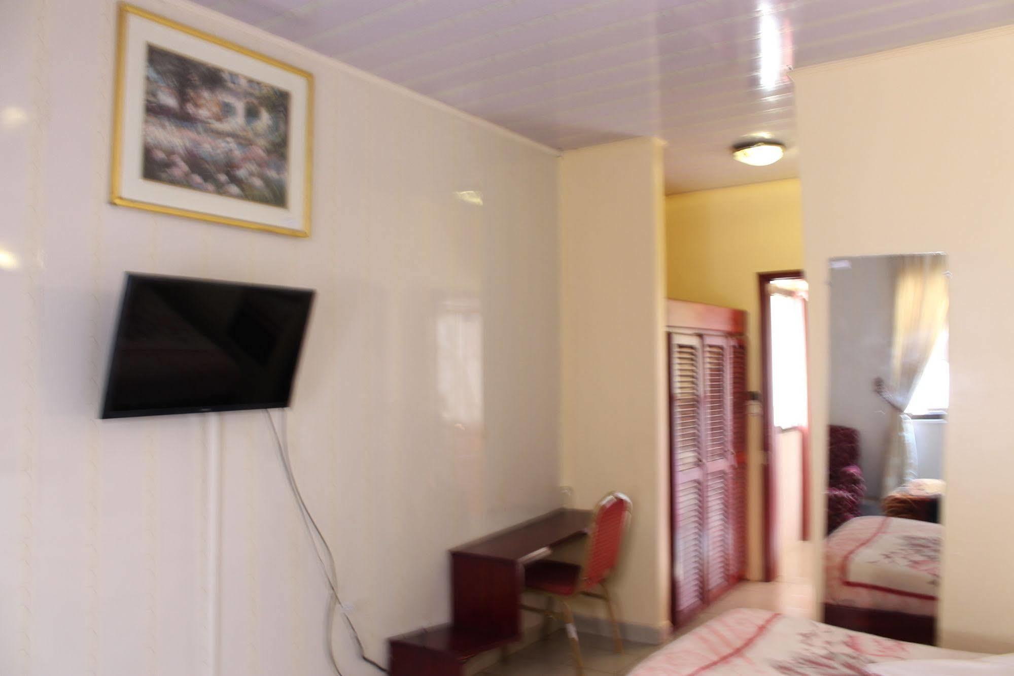 Hotel Santa Lucia Yaoundé Exteriér fotografie
