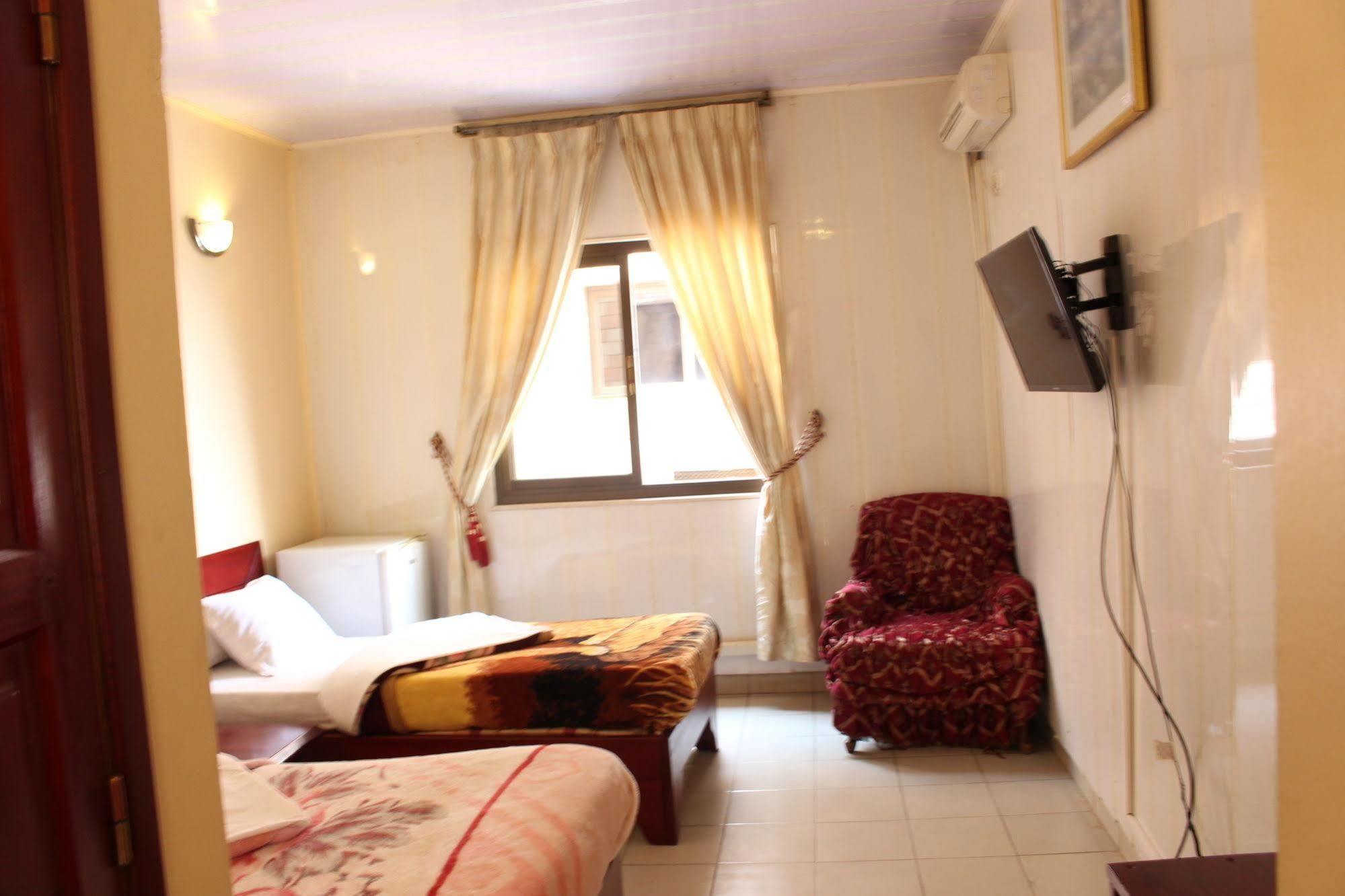 Hotel Santa Lucia Yaoundé Exteriér fotografie